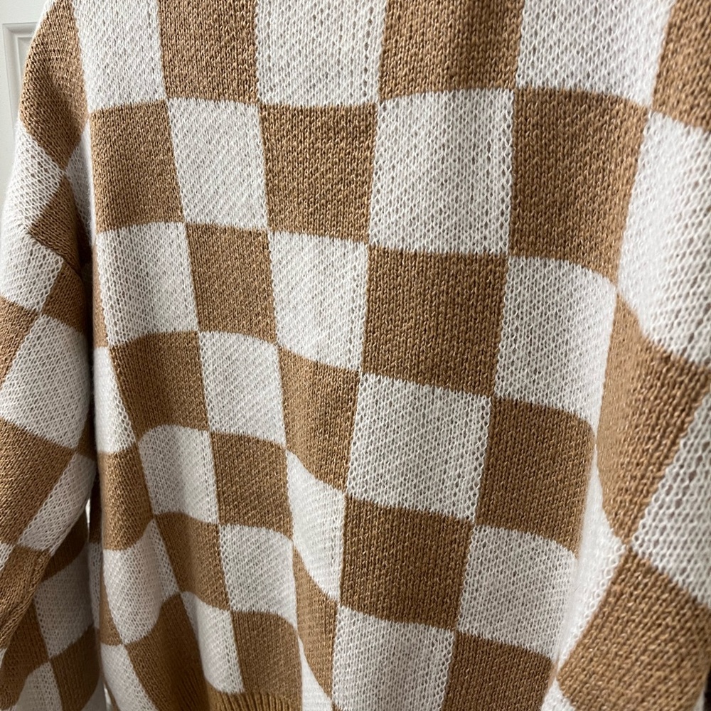 Checkered Tan and White Women's Sweater - Picture 4 of 6